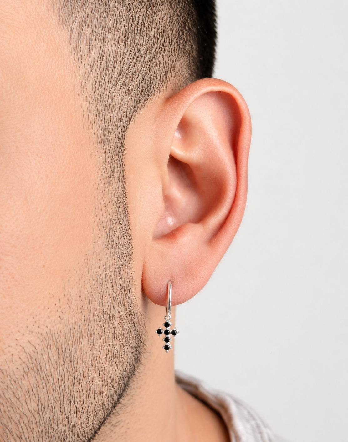 Aros Hombre Cruz Onyx