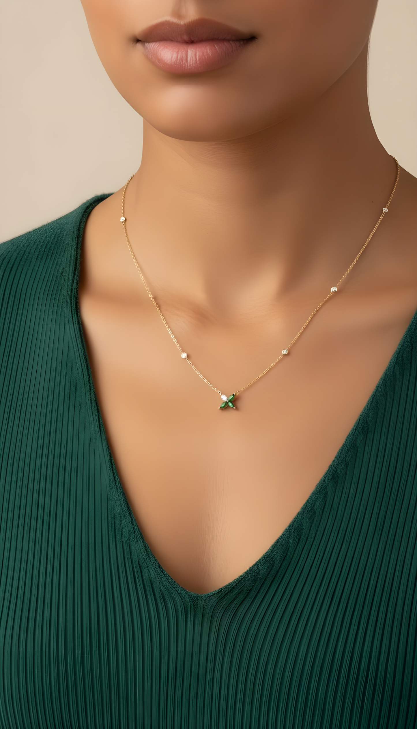 Collar Flor de Cerezo Baño de Oro 18 Kts